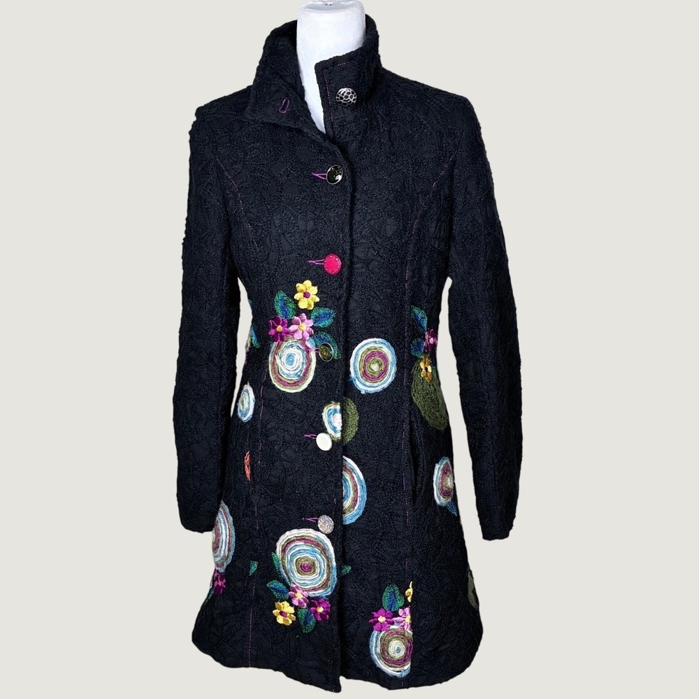 Neslay Paris Boucle Wool Coat‎ Black Embroidered Floral Swirls Fitted Small